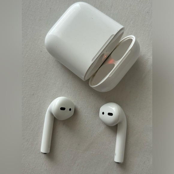 Apple Other - Airpods 1st gen *read description*